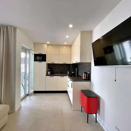 Lägenhet Sealuxe Mit Whirlpool By Interhome *